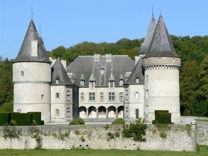 Château de Fontaine, Onhaye, Belgium